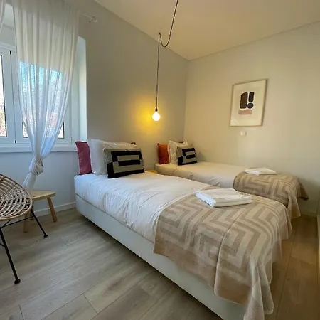 The Swallows Nest Лісабон