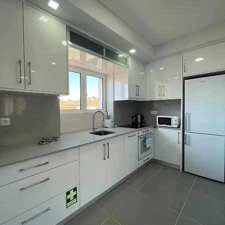 The Swallows Nest リスボン