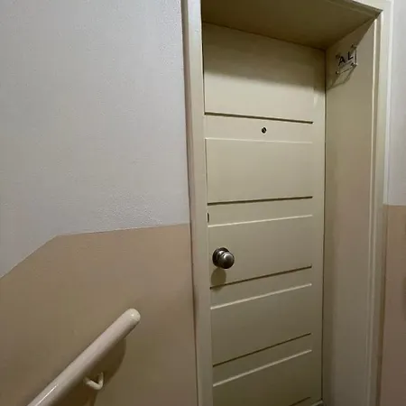 The Swallows Nest * Lisboa